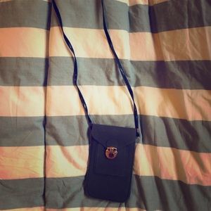 Small pocket crossbody